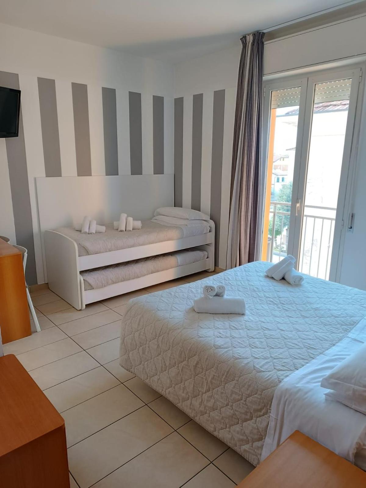 Hotel Berenice Ρίμινι Εξωτερικό φωτογραφία