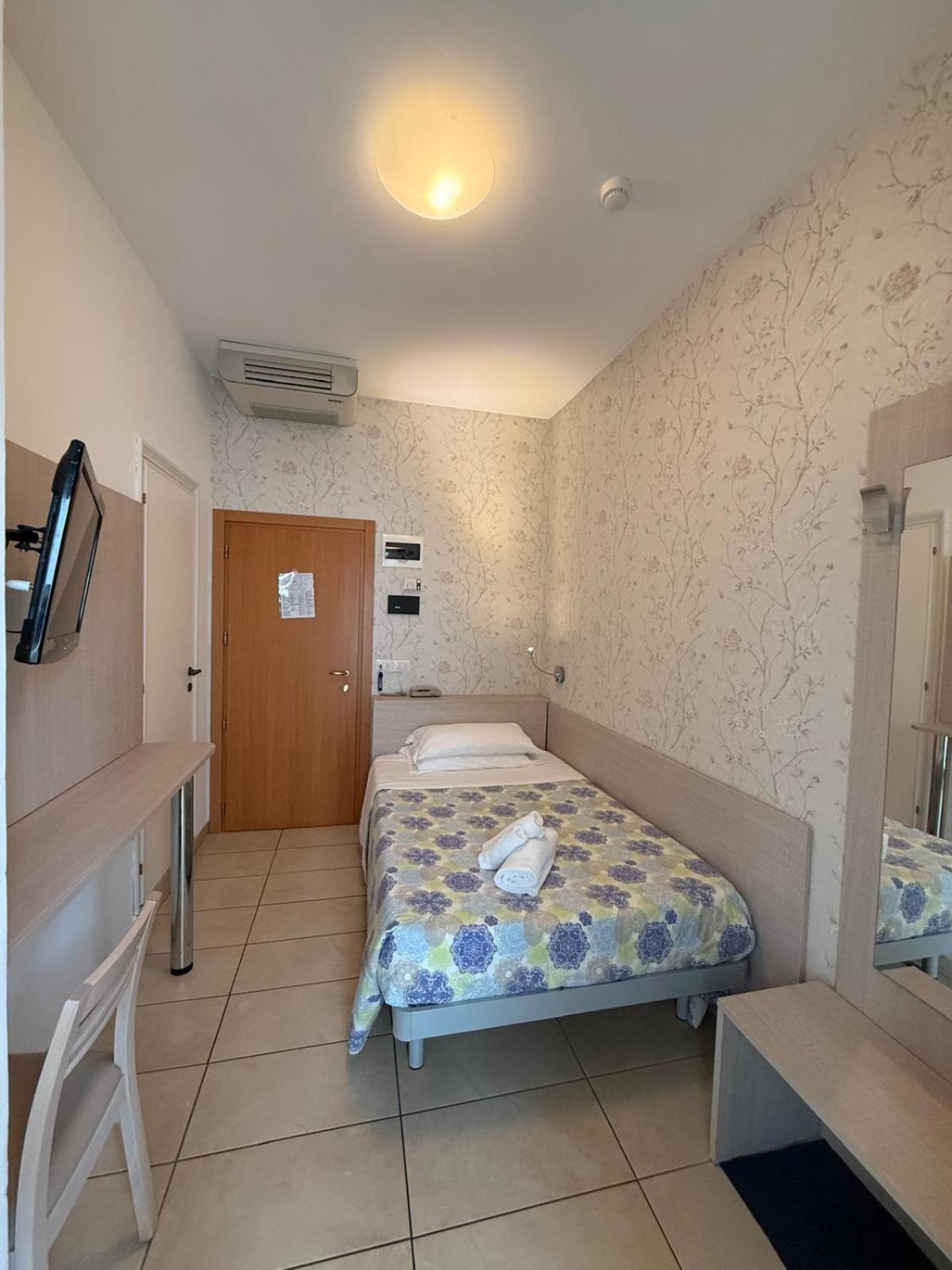 Hotel Berenice Ρίμινι Εξωτερικό φωτογραφία