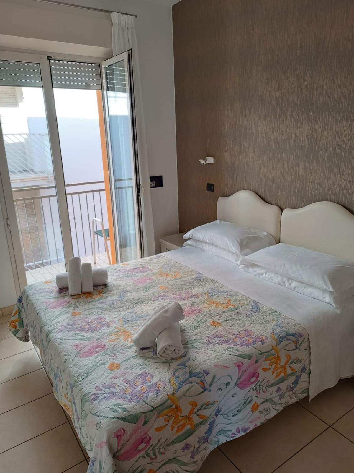Hotel Berenice Ρίμινι Εξωτερικό φωτογραφία